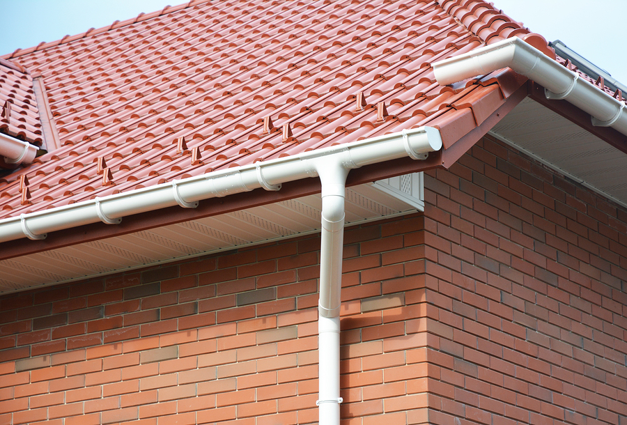 unconnected house roof gutter